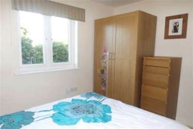  Image of 2 bedroom Flat to rent in Vellacott Close Cardiff CF10 at Cardiff, CF10 4AQ