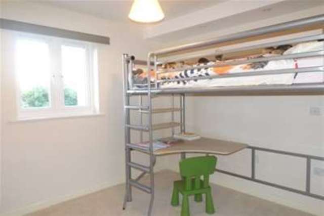  Image of 2 bedroom Flat to rent in Vellacott Close Cardiff CF10 at Cardiff, CF10 4AQ
