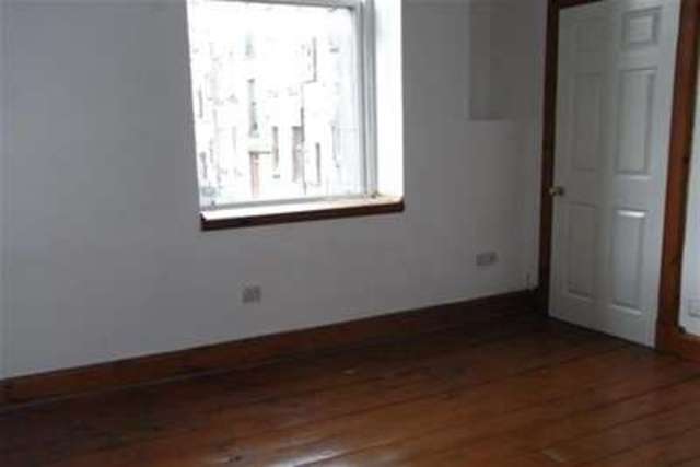  Image of 2 bedroom Flat to rent in Roslea Drive Dennistoun Glasgow G31 at Glasgow, G31 2LG