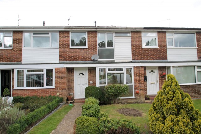  Image of 3 bedroom Terraced house to rent in Rothley Chase Haywards Heath RH16 at Haywards Heath, RH16 3PE