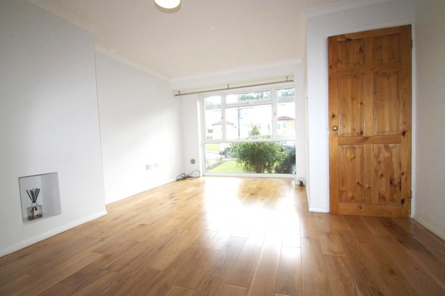  Image of 3 bedroom Terraced house to rent in Rothley Chase Haywards Heath RH16 at Haywards Heath, RH16 3PE