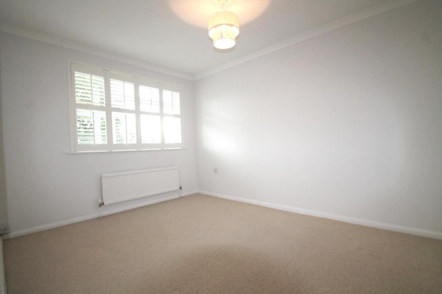  Image of 3 bedroom Terraced house to rent in Rothley Chase Haywards Heath RH16 at Haywards Heath, RH16 3PE