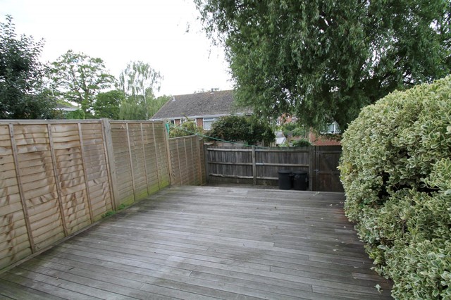  Image of 3 bedroom Terraced house to rent in Rothley Chase Haywards Heath RH16 at Haywards Heath, RH16 3PE
