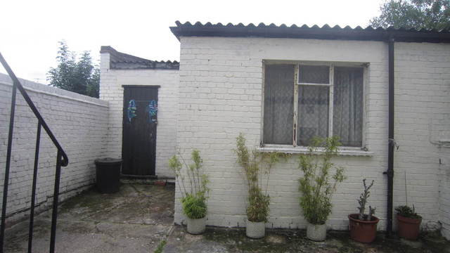  Image of 3 bedroom Maisonette for sale in Ruislip Road Greenford UB6 at Middlesex  Greenford, UB6 9QQ
