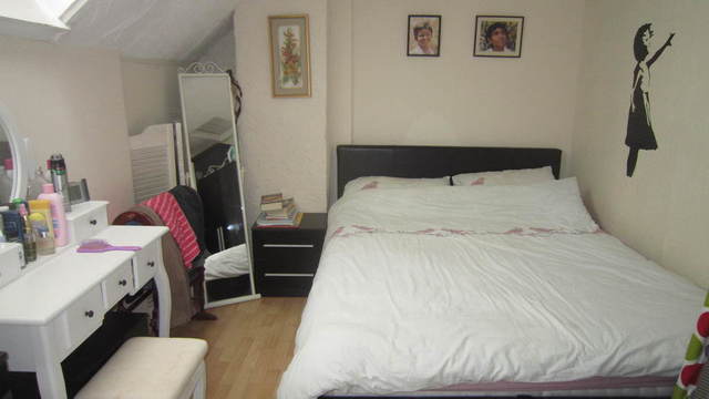  Image of 3 bedroom Maisonette for sale in Ruislip Road Greenford UB6 at Middlesex  Greenford, UB6 9QQ