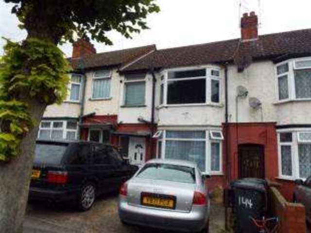  Image of 3 bedroom Terraced house for sale in Runley Road Luton LU1 at Luton Bedfordshire Caddington, LU1 1UA