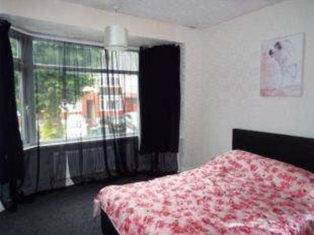  Image of 3 bedroom Terraced house for sale in Runley Road Luton LU1 at Luton Bedfordshire Caddington, LU1 1UA