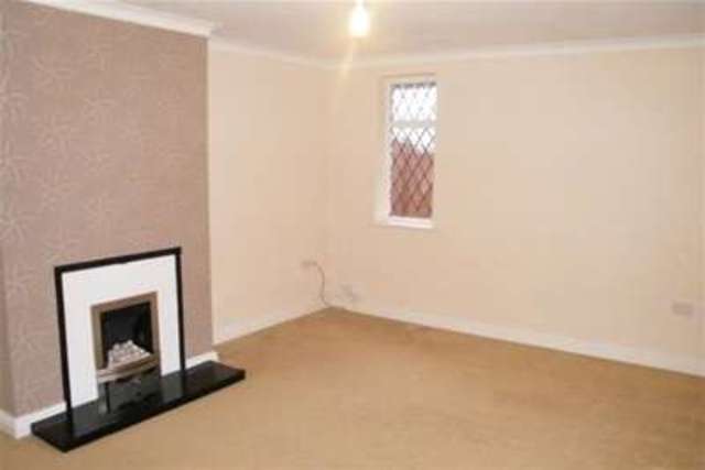  Image of 2 bedroom Bungalow to rent in Russell Crescent Nottingham NG8 at Nottingham, NG8 2BQ