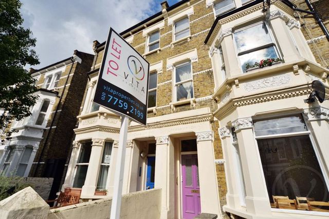  Image of 2 bedroom Flat to rent in Saltram Crescent London W9 at Saltram Crescent Maida Vale London, W9 3JS