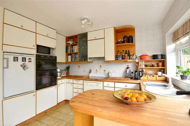  Image of 4 bedroom Town House for sale in Sandhurst Park Tunbridge Wells TN2 at Tunbridge Wells Kent Tunbridge Wells, TN2 3SU