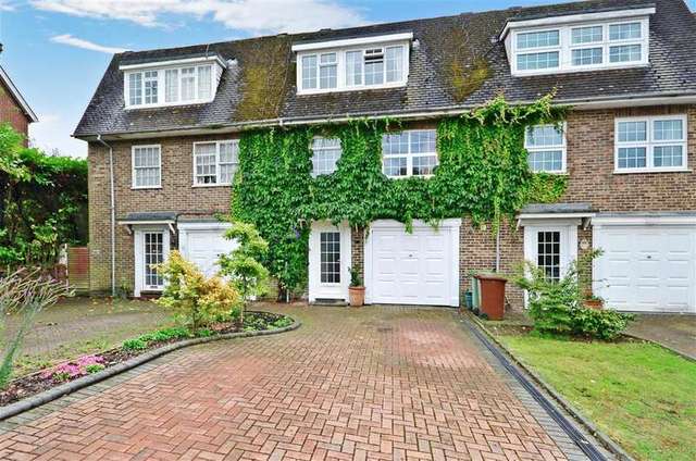 Image of 4 bedroom Town House for sale in Sandhurst Park Tunbridge Wells TN2 at Tunbridge Wells Kent Tunbridge Wells, TN2 3SU