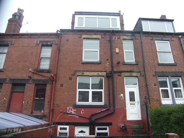  Image of 2 bedroom Terraced house to rent in Sandhurst Terrace Leeds LS8 at Sandhurst Terrace Harehills Leeds, LS8 3QS