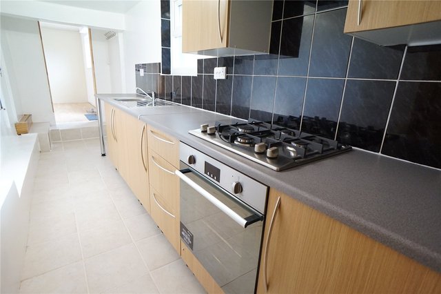  Image of 1 bedroom Maisonette to rent in Saxon Close Northfleet Gravesend DA11 at Northfleet Kent Perry Street, DA11 8HA