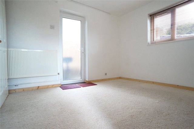  Image of 1 bedroom Maisonette to rent in Saxon Close Northfleet Gravesend DA11 at Northfleet Kent Perry Street, DA11 8HA