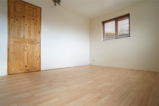  Image of 1 bedroom Maisonette to rent in Saxon Close Northfleet Gravesend DA11 at Northfleet Kent Perry Street, DA11 8HA