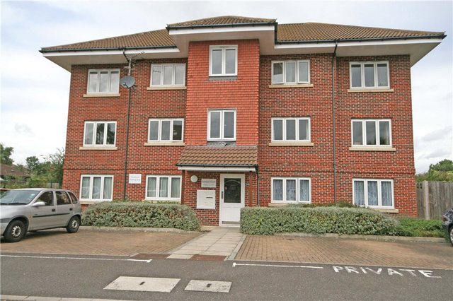  Image of 1 bedroom Apartment for sale in Lansdown Close Walton-on-Thames KT12 at Lansdown Close Walton-on-Thames Walton-on-Thames, KT12 3NN