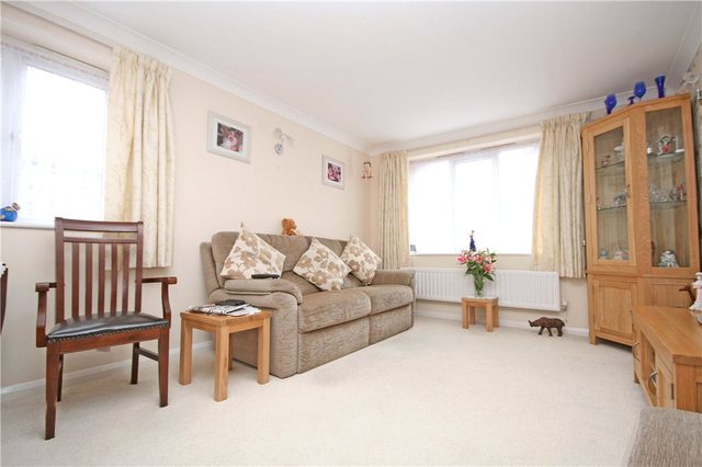  Image of 1 bedroom Apartment for sale in Lansdown Close Walton-on-Thames KT12 at Lansdown Close Walton-on-Thames Walton-on-Thames, KT12 3NN