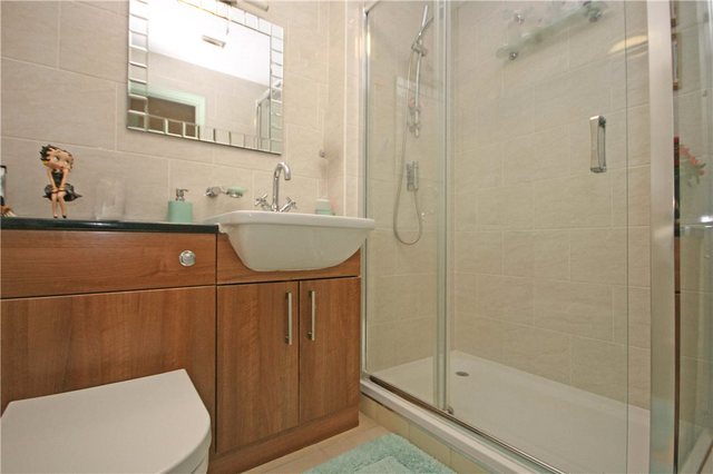  Image of 1 bedroom Apartment for sale in Lansdown Close Walton-on-Thames KT12 at Lansdown Close Walton-on-Thames Walton-on-Thames, KT12 3NN