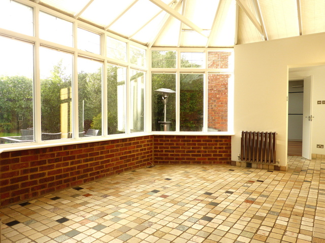  Image of 6 bedroom Detached house to rent in Sherwood Road London NW4 at London, NW4 1AE