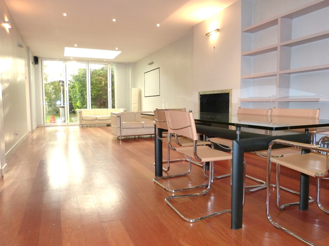  Image of 6 bedroom Detached house to rent in Sherwood Road London NW4 at London, NW4 1AE