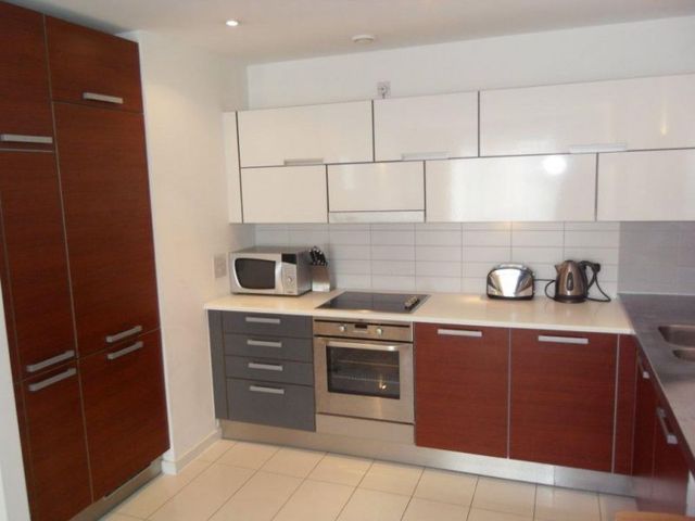  Image of 1 bedroom Apartment to rent in Goulden Street Manchester M4 at 49 Goulden Street  Manchester City, M4 5EH