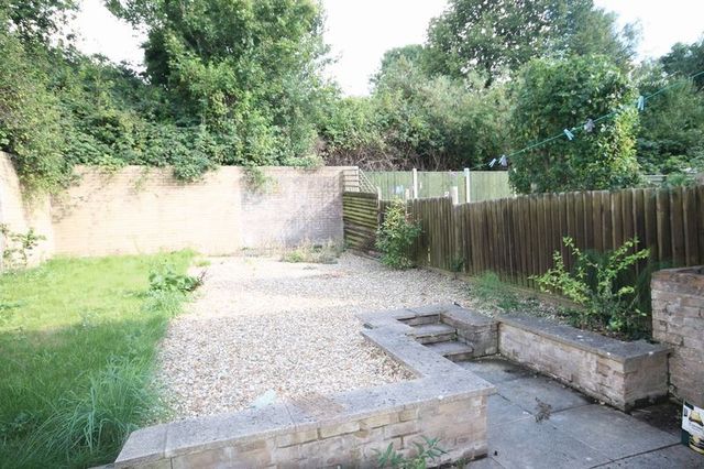  Image of 3 bedroom Semi-Detached house to rent in Slimbridge Close Yate Bristol BS37 at Slimbridge Close Yate BRISTOL, BS37 8XZ