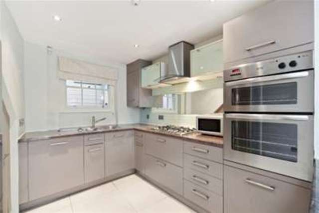  Image of 3 bedroom Detached house to rent in Smith Terrace London SW3 at London, SW3 4DH