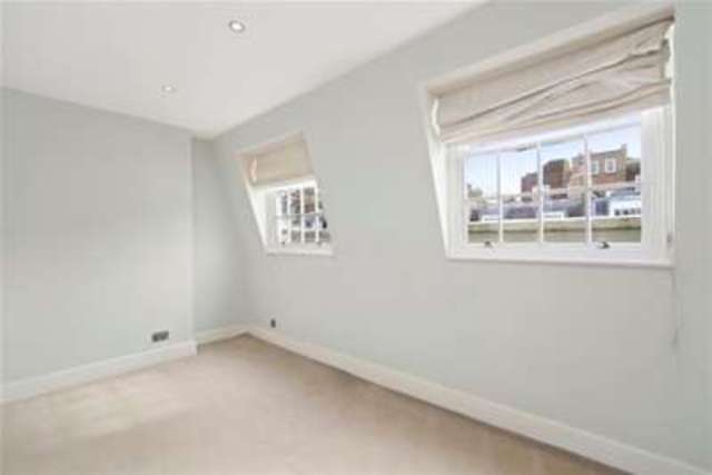  Image of 3 bedroom Detached house to rent in Smith Terrace London SW3 at London, SW3 4DH