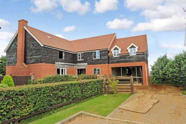  Image of 6 bedroom Detached house for sale in Southend Lane Northall Dunstable LU6 at South End Lane Northall Dunstable, LU6 2EX