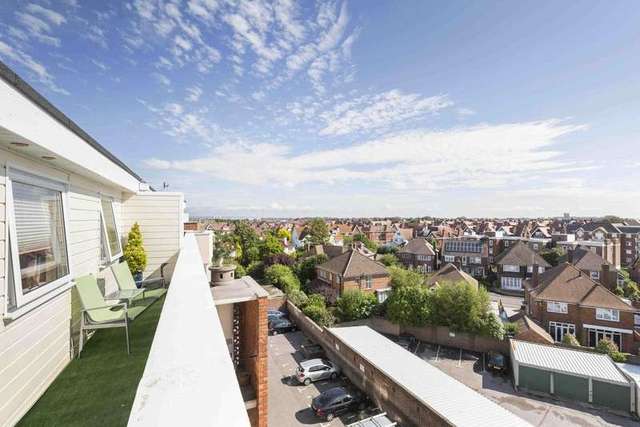  Image of 2 bedroom Flat for sale in Craneswater Park Southsea PO4 at Southsea Hampshire, PO4 0NX