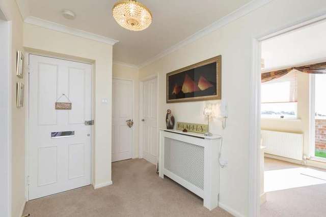  Image of 2 bedroom Flat for sale in Craneswater Park Southsea PO4 at Southsea Hampshire, PO4 0NX