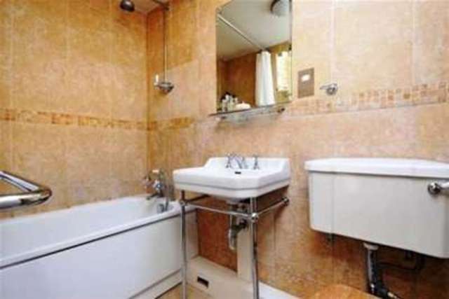  Image of 2 bedroom Flat to rent in Spring Terrace Richmond TW9 at Richmond, TW9 1LW