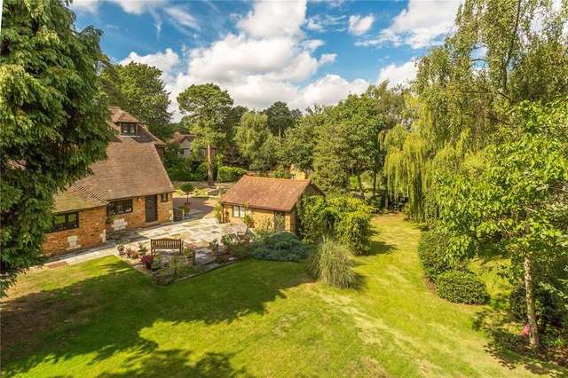  Image of 6 bedroom Detached house for sale in Springhurst Close Croydon CR0 at Croydon  Shirley, CR0 5AT