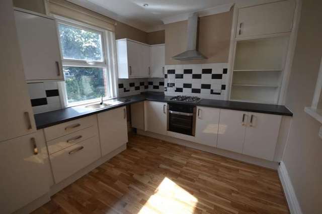  Image of 2 bedroom Flat to rent in St. Davids Avenue Bexhill-on-Sea TN40 at Bexhill On Sea, TN40 2BE