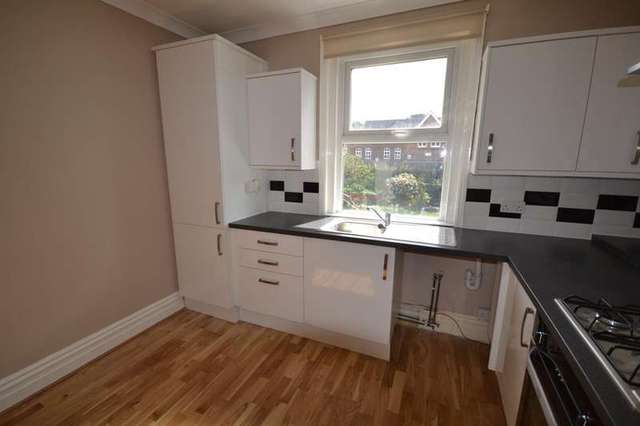  Image of 2 bedroom Flat to rent in St. Davids Avenue Bexhill-on-Sea TN40 at Bexhill On Sea, TN40 2BE