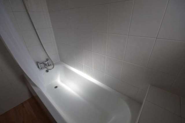  Image of 2 bedroom Flat to rent in St. Davids Avenue Bexhill-on-Sea TN40 at Bexhill On Sea, TN40 2BE