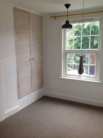  Image of 4 bedroom Terraced house to rent in St. Johns Street Reading RG1 at St Johns Street  Reading, RG1 4EH