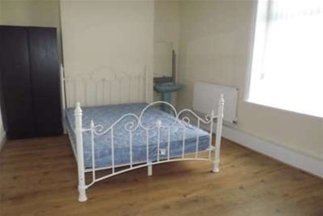  Image of 4 bedroom Detached house to rent in St. Matthew Street Burnley BB11 at Burnley, BB11 4JJ