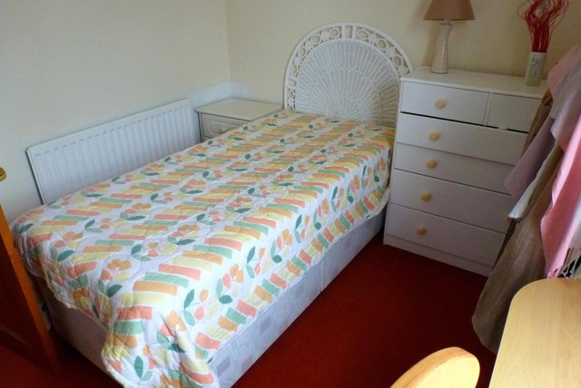  Image of 3 bedroom Terraced house to rent in Sterte Road Poole BH15 at Poole, BH15 2AG