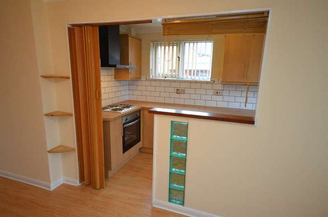  Image of 1 bedroom Ground Flat to rent in Stone Hill Drive Blackburn BB1 at Sunnybower Blackburn Lancashire, BB1 5TR