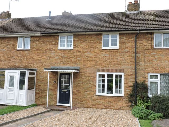  Image of 2 bedroom Terraced house to rent in Stratfield Road Basingstoke RG21 at Stratfield Road  Basingstoke, RG21 5RS