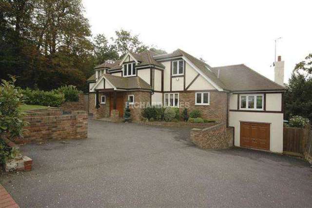  Image of 4 bedroom Detached house for sale in Sunnyfield London NW7 at Mill Hill, NW7 4RG
