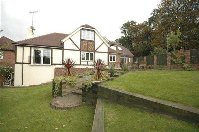  Image of 4 bedroom Detached house for sale in Sunnyfield London NW7 at Mill Hill, NW7 4RG
