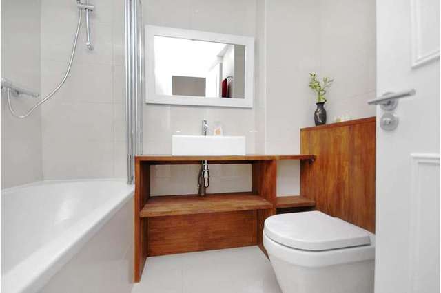  Image of 2 bedroom Flat to rent in Sutherland Avenue London W9 at Maida Vale London Westbourne Green, W9 2HF