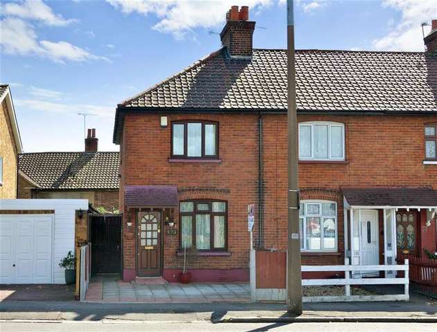  Image of 2 bedroom End of Terrace for sale in Suttons Avenue Hornchurch RM12 at Hornchurch Essex Hornchurch, RM12 4LY