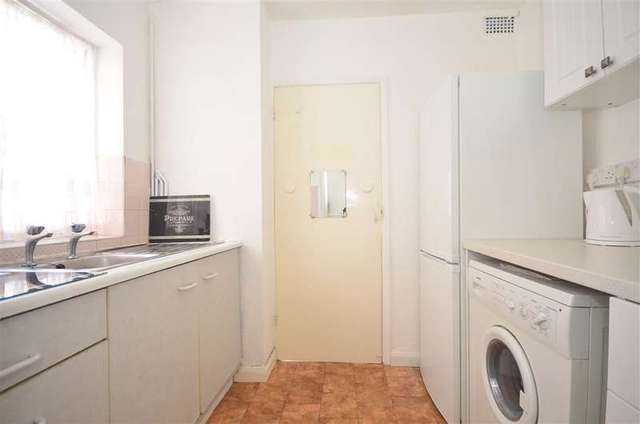  Image of 2 bedroom End of Terrace for sale in Suttons Avenue Hornchurch RM12 at Hornchurch Essex Hornchurch, RM12 4LY