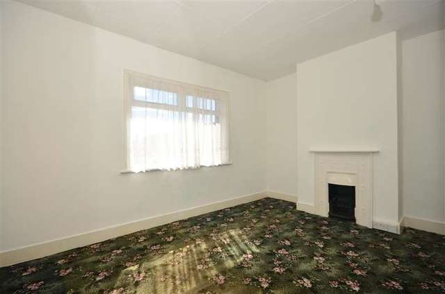  Image of 2 bedroom End of Terrace for sale in Suttons Avenue Hornchurch RM12 at Hornchurch Essex Hornchurch, RM12 4LY