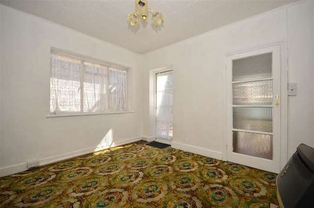  Image of 2 bedroom End of Terrace for sale in Suttons Avenue Hornchurch RM12 at Hornchurch Essex Hornchurch, RM12 4LY