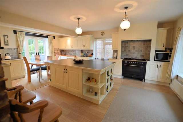  Image of 4 bedroom Detached house for sale in Swan Drive Aldermaston Reading RG7 at Aldermaston Wharf  Reading, RG7 4UZ