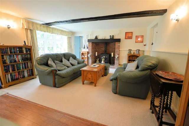  Image of 4 bedroom Detached house for sale in Swan Drive Aldermaston Reading RG7 at Aldermaston Wharf  Reading, RG7 4UZ